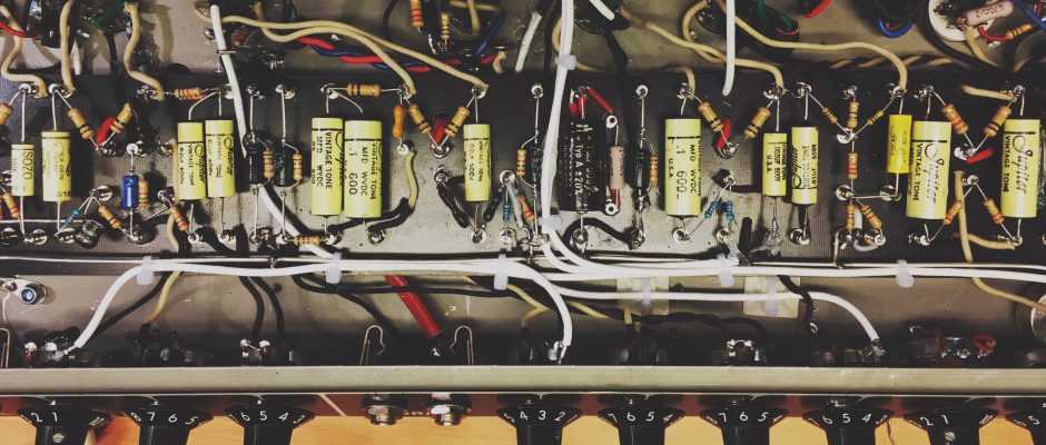 Fender Deluxe Reverb ombyggd till turretboard och biastremolo